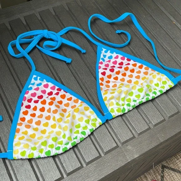Inmocean - Rainbow Hearts Bikini Top - XL - Picture 3 of 13